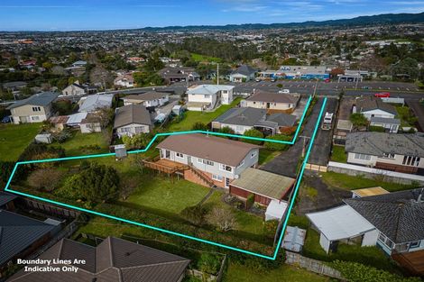 Photo of property in 175 Waimumu Road, Massey, Auckland, 0614