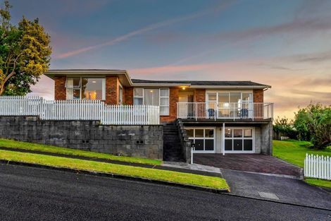 Photo of property in 16 Darwin Crescent, Spotswood, New Plymouth, 4310