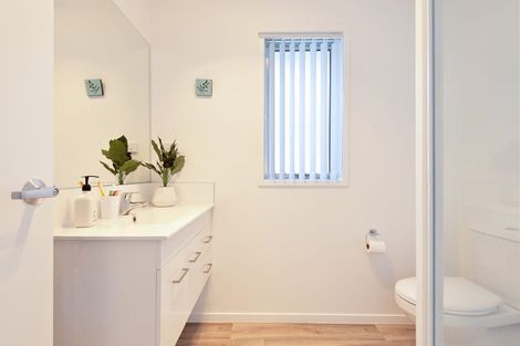 Photo of property in 4 Lance Way, Papamoa, 3118