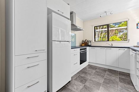 Photo of property in 13 Scoresby Street, Opua, 0200