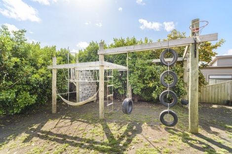 Photo of property in 146 Ruapehu Drive, Fitzherbert, Palmerston North, 4410