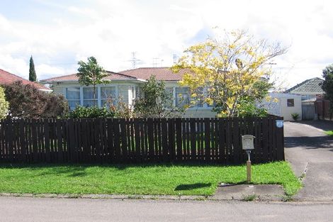 Photo of property in 77 Dale Crescent, Pakuranga, Auckland, 2010