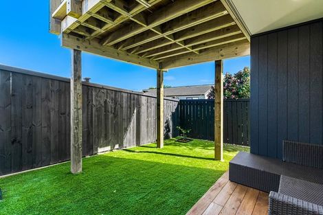 Photo of property in 19b Bradbury Road, Botany Downs, Auckland, 2010