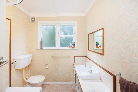 Photo of property in 27 Saint Albans Avenue, Hokowhitu, Palmerston North, 4410