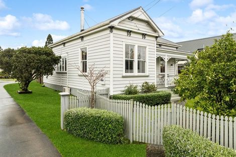 Photo of property in 2/93 Harris Street, Pukekohe, 2120
