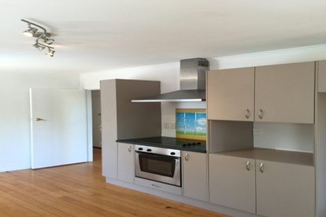 Photo of property in 26 William Souter Street, Forrest Hill, Auckland, 0620