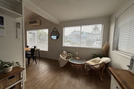 Photo of property in 8 Moera Place, Stanmore Bay, Whangaparaoa, 0932