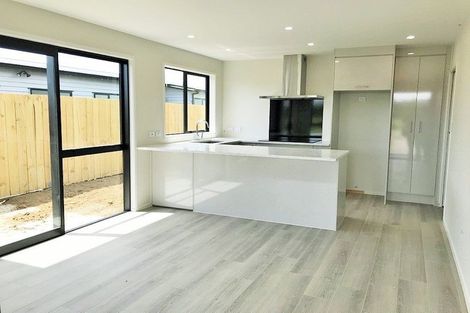 Photo of property in 63 Clarks Beach Road, Clarks Beach, 2122