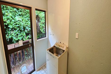 Photo of property in 4/2a Spencer Place, Merrilands, New Plymouth, 4312