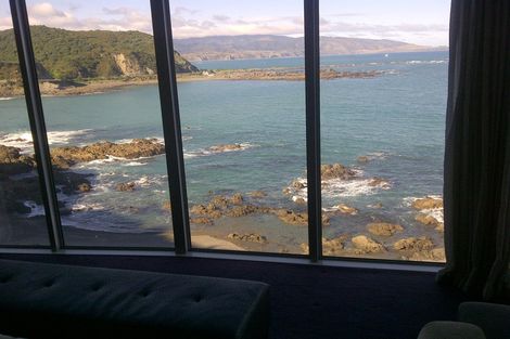 Photo of property in 114 The Esplanade, Houghton Bay, Wellington, 6023