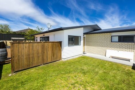 Photo of property in 5 Sunstone Crescent, Brown Owl, Upper Hutt, 5018