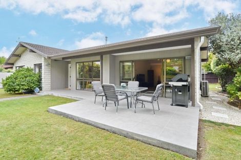 Photo of property in 5 Brogar Place, Casebrook, Christchurch, 8051