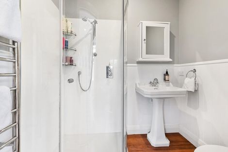 Photo of property in 90 Melbourne Road, Island Bay, Wellington, 6023