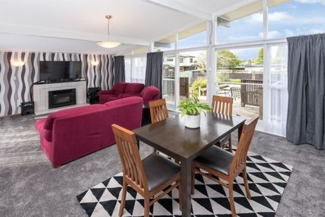 Photo of property in 3 Clendon Place, Manurewa, Auckland, 2102