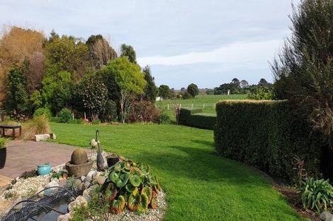 Photo of property in 1343 Devon Road, Brixton, Waitara, 4382