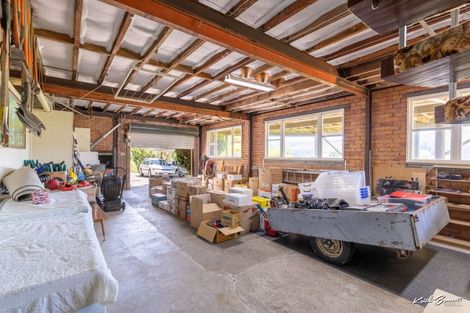 Photo of property in 27 Plateau Road, Te Marua, Upper Hutt, 5018