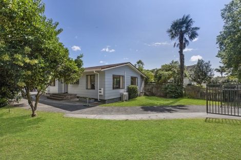 Photo of property in 105 Wattle Farm Road, Wattle Downs, Auckland, 2103
