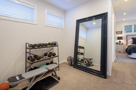 Photo of property in 4a Rothesay Bay Road, Rothesay Bay, Auckland, 0630