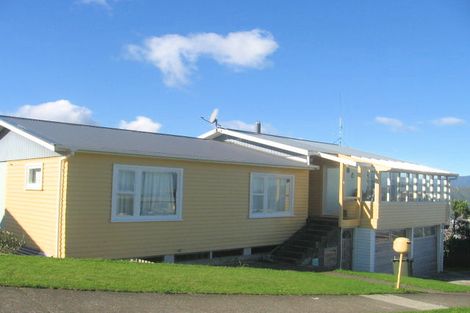 Photo of property in 1 Eastview Grove, Normandale, Lower Hutt, 5010