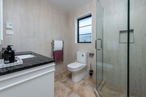 Photo of property in 25a Rothesay Bay Road, Rothesay Bay, Auckland, 0630