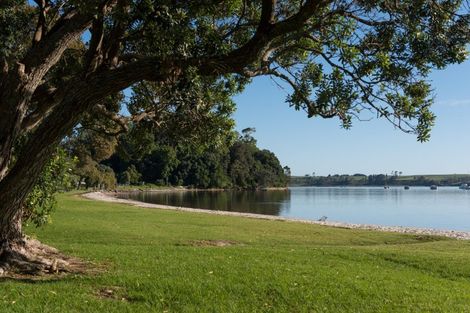 Photo of property in 26 Harbour View Road, Omokoroa, 3114