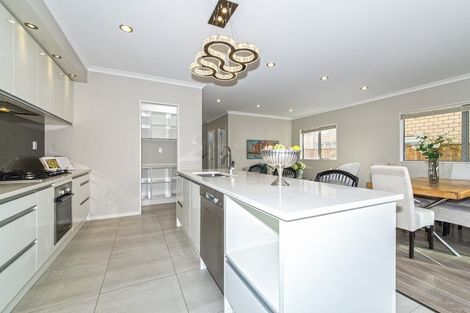 Photo of property in 10 Sunshine Lane, Flat Bush, Auckland, 2019