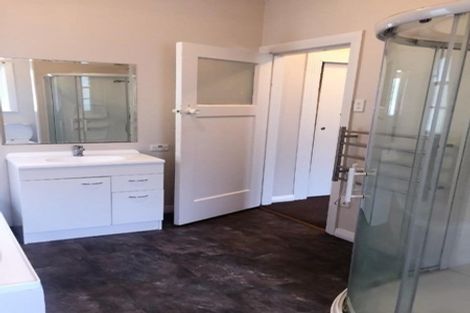 Photo of property in 9 Upper Lewisville Terrace, Thorndon, Wellington, 6011