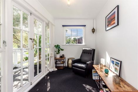 Photo of property in 10 Tilley Road, Paekakariki, 5034