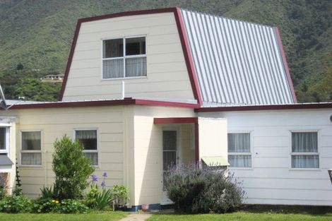 Photo of property in 49e Auckland Street, Picton, 7220