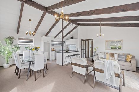 Photo of property in 2/10 Pierce Road, Milford, Auckland, 0620