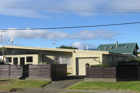 Photo of property in 84 Tutere Street, Waikanae Beach, Waikanae, 5036