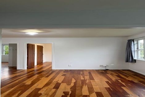 Photo of property in 147 Ruskin Road, Newlands, Wellington, 6037