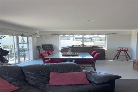 Photo of property in 931 Whangaparaoa Road, Manly, Whangaparaoa, 0930