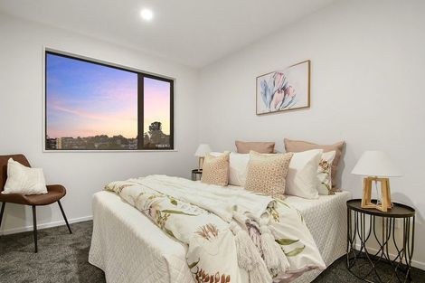 Photo of property in 2/6 Kereru Street, Henderson, Auckland, 0612