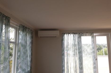 Photo of property in 1/20 Philson Terrace, Browns Bay, Auckland, 0630