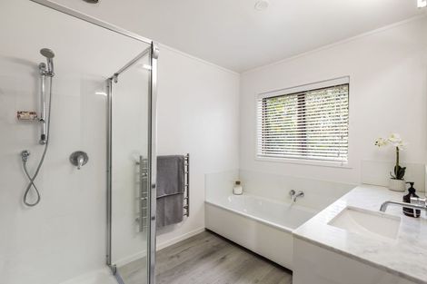 Photo of property in 127 Mellons Bay Road, Mellons Bay, Auckland, 2014