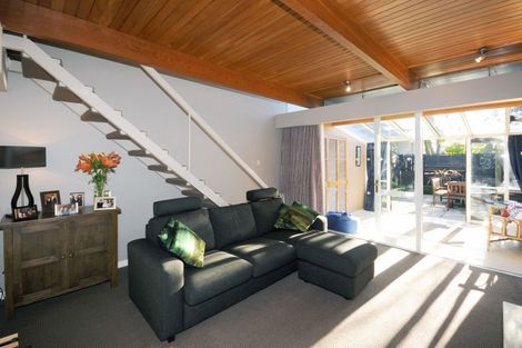 Photo of property in 2/43 Fendalton Road, Fendalton, Christchurch, 8014