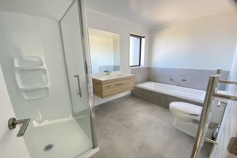 Photo of property in 6b Jern Place, Eastern Beach, Auckland, 2012