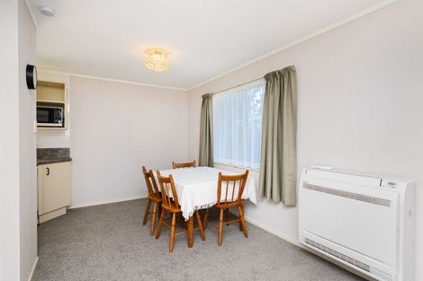Photo of property in 3b Denbigh Square, Feilding, 4702