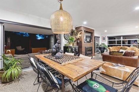 Photo of property in 10 Cooke Farm Grove, Waiwhakaiho, New Plymouth, 4312