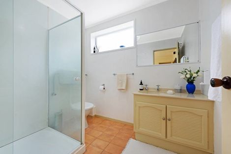 Photo of property in 4 Bishops Glen, Tawa, Wellington, 5028