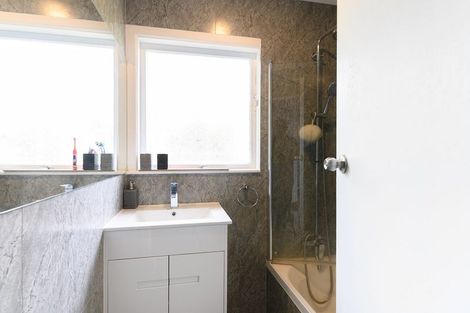 Photo of property in 71 Dundale Avenue, Blockhouse Bay, Auckland, 0600