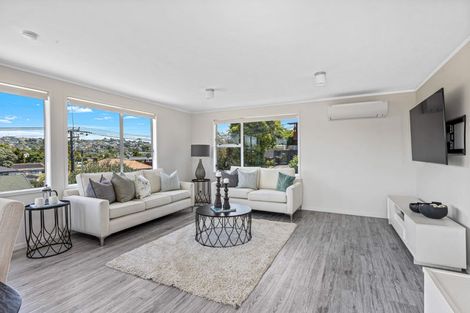 Photo of property in 1/525 Beach Road, Murrays Bay, Auckland, 0630