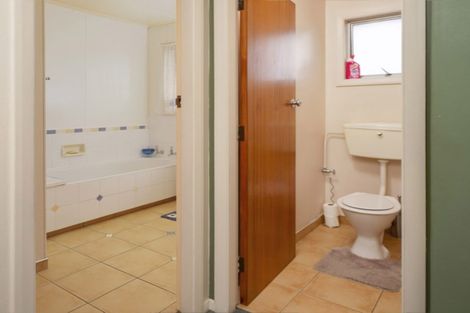 Photo of property in 10 Cornwall Place, Stoke, Nelson, 7011