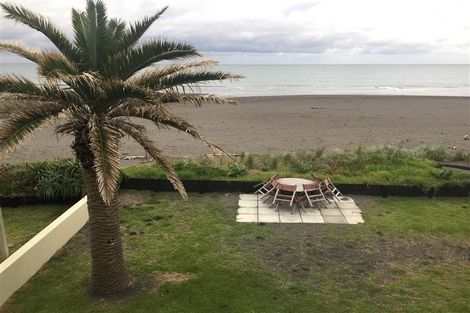 Photo of property in 7 Messenger Terrace, Oakura, 4314