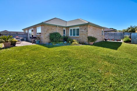 Photo of property in 37 Espalier Drive, Henderson, Auckland, 0612