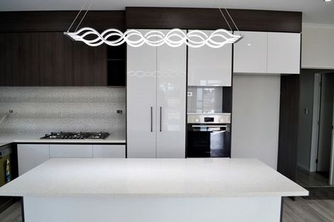 Photo of property in 2 Castlepoint Avenue, Takanini, 2110