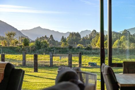 Photo of property in 87 Black Peak Road, Wanaka, 9382
