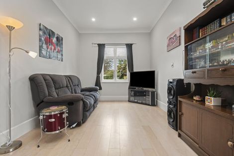 Photo of property in 16 Aorangi Street, Feilding, 4702