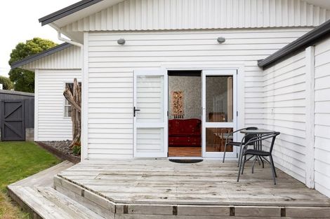 Photo of property in 7 Peace Avenue, Moturoa, New Plymouth, 4310